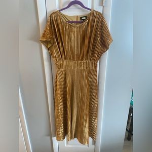 Alexia Admor Velvet Mid length dress size L